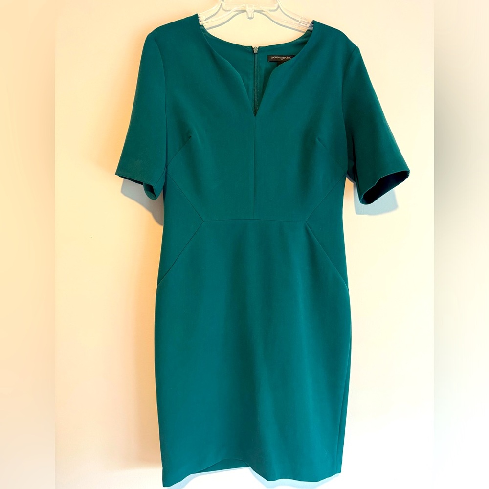 Banana Republic Green Sheath Dress - size 8